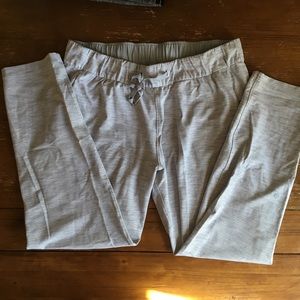 Cute lululemon joggers.